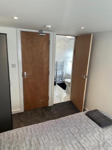 Luton Home Near Airport Private & Shared Bathroom Option Exteriér fotografie