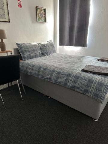 Luton Home Near Airport Private & Shared Bathroom Option Exteriér fotografie